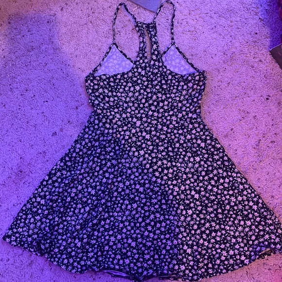 Size Medium Summer Dress - Picture 2 of 4